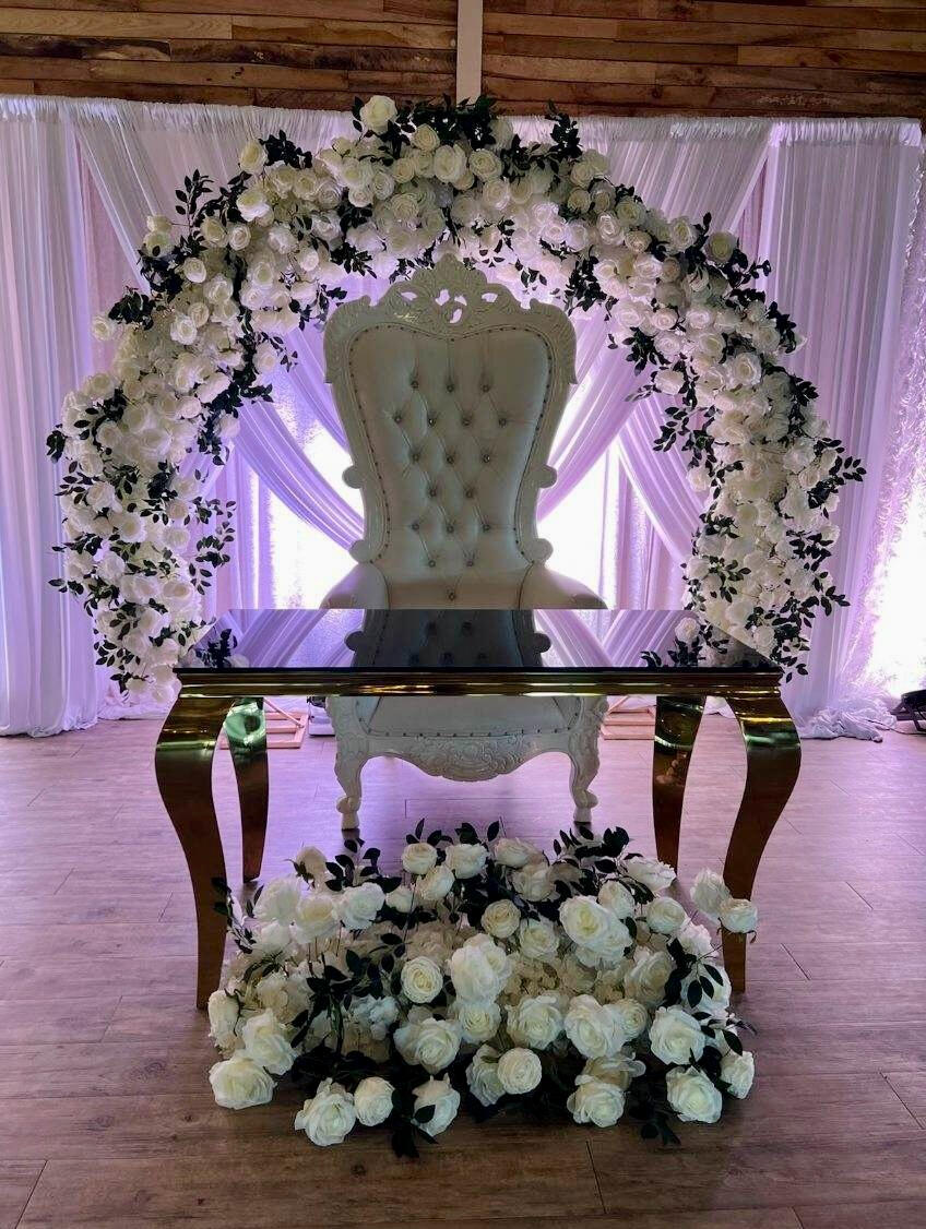 Chair (White Roses)